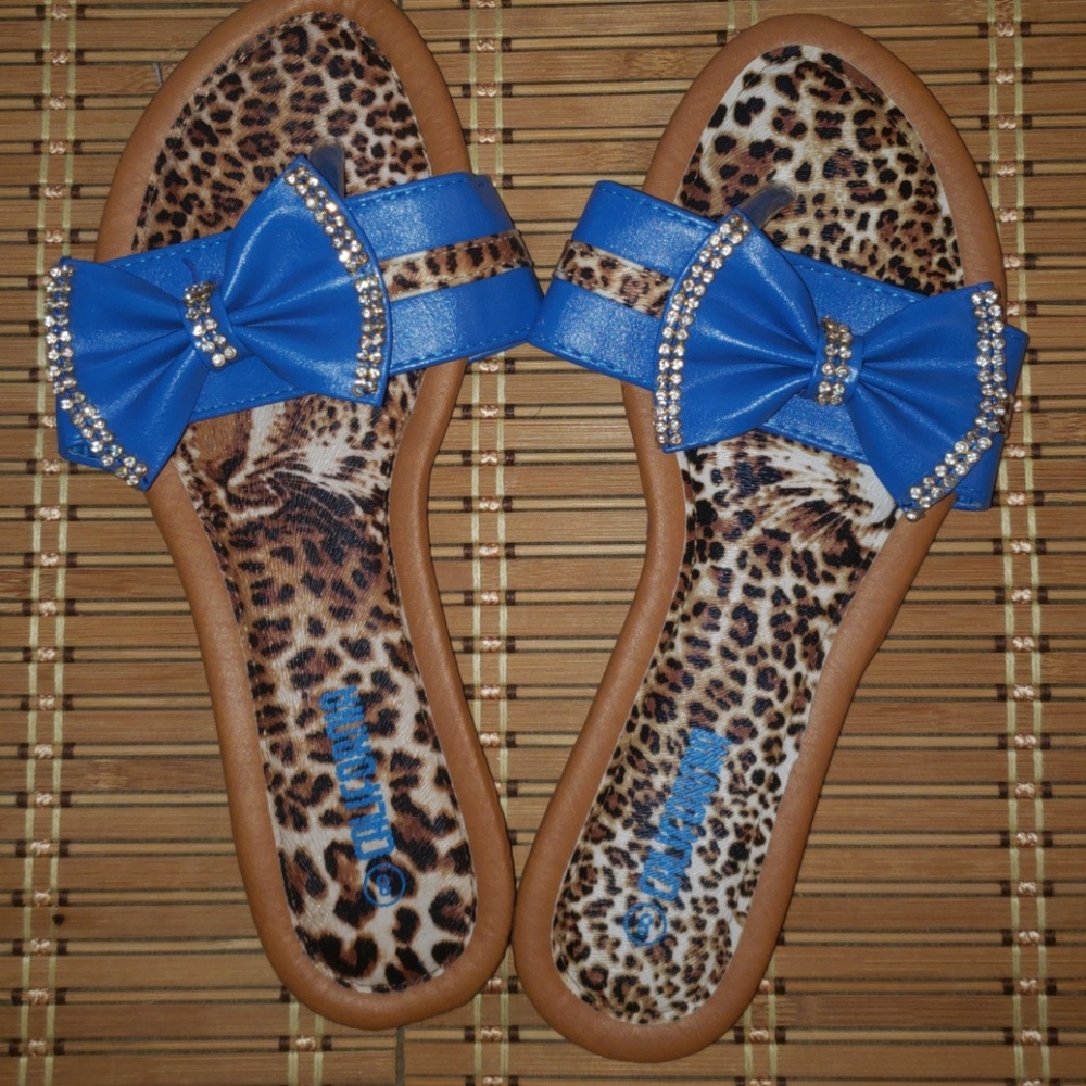 SOLD!!!🐆💙NEW💙 🐆Slide on Sandals